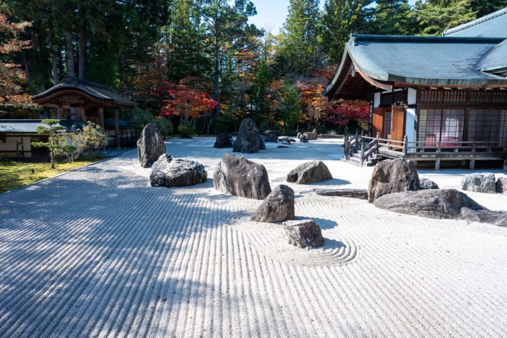 混雑を避ける高野山内の駐車場選び