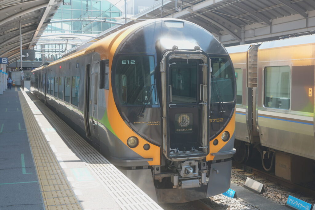 特急列車の所要時間と自由席料金