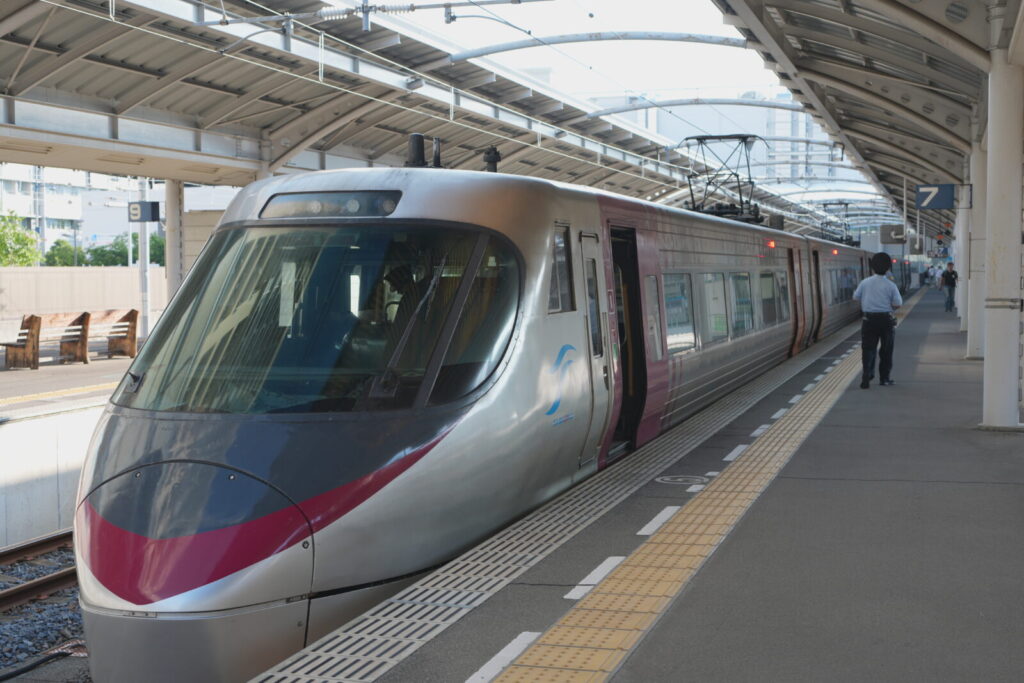 高松駅から松山駅へ特急で向かう時間と料金