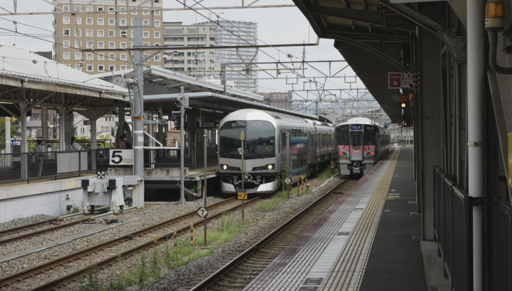 岡山駅のマリンライナー乗り場は何番線?迷わない行き方 1 岡山駅5番のりばの切り欠きホーム構造図