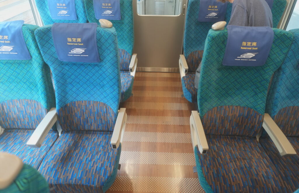 岡山駅から琴平駅への特急南風を徹底解説 4 快適な車内設備とネット予約の活用