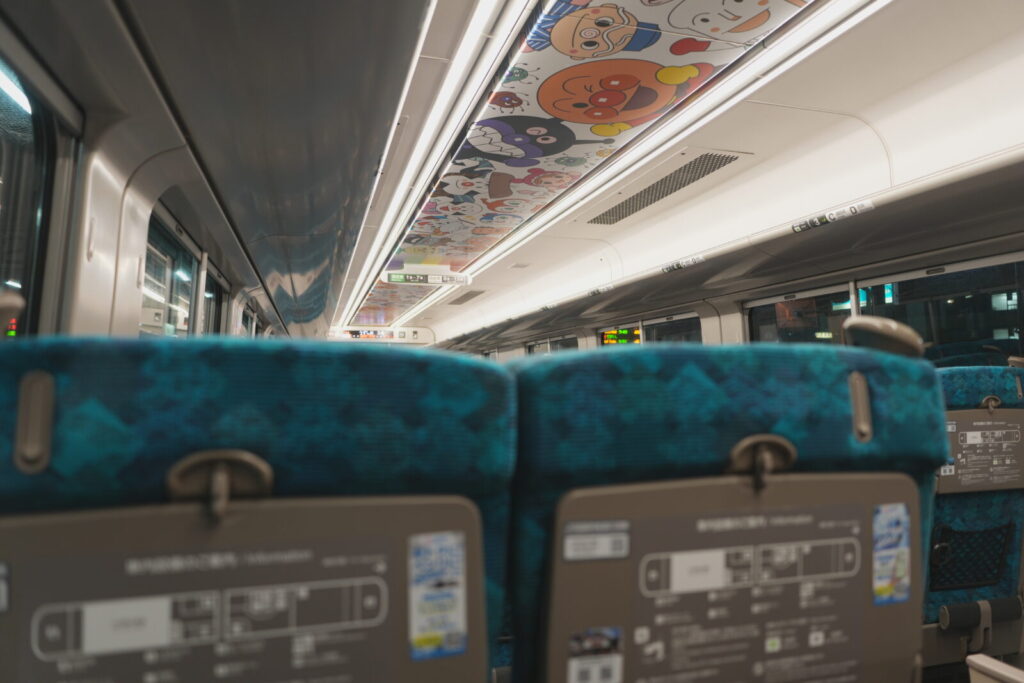 特急うずしおの停車駅と料金や乗り換えの完全ガイド 5 アンパンマン列車と指定席の活用