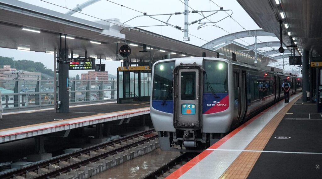 特急しおかぜの停車駅と路線図|岡山から松山の運行区間を解説 6 宇和島方面は松山で宇和海へ